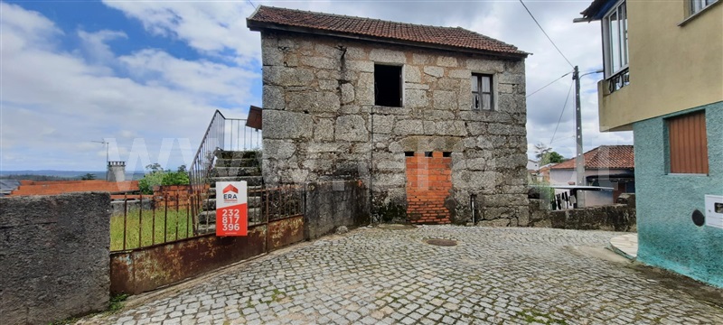 Moradia Rústica / Santa Comba Dão, Treixedo e Nagozela