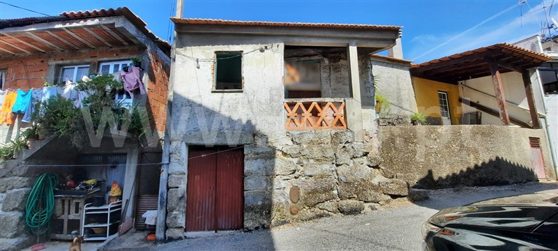Moradia Rústica / Santa Comba Dão, Treixedo e Nagozela