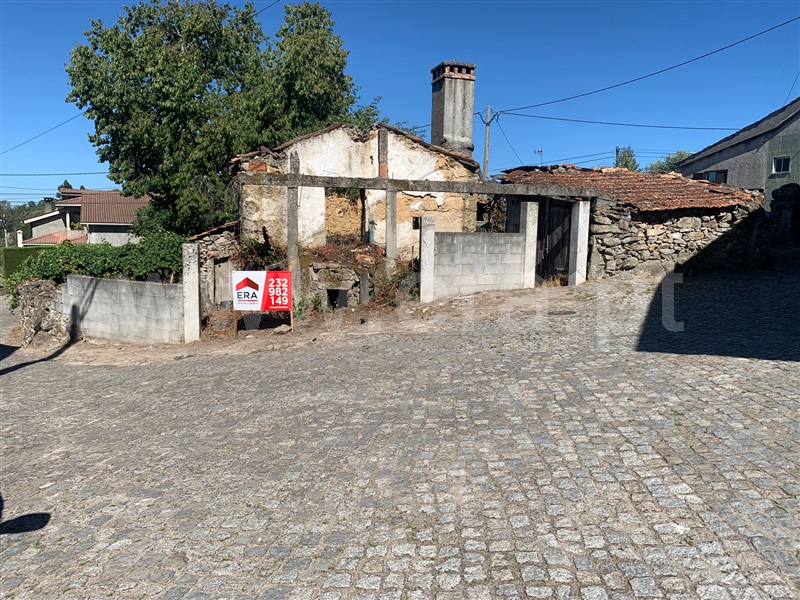 Moradia Rústica / Sátão, Lages