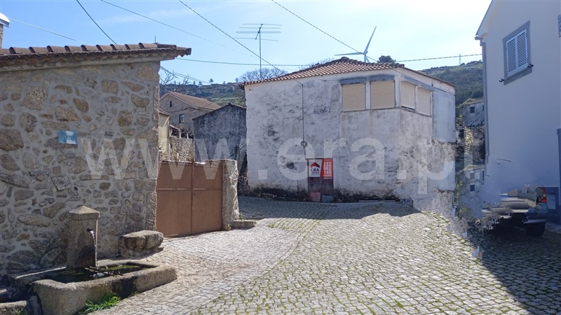 Moradia Rústica / Sernancelhe, Arnas