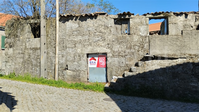 Moradia Rústica / Sernancelhe, Quintela