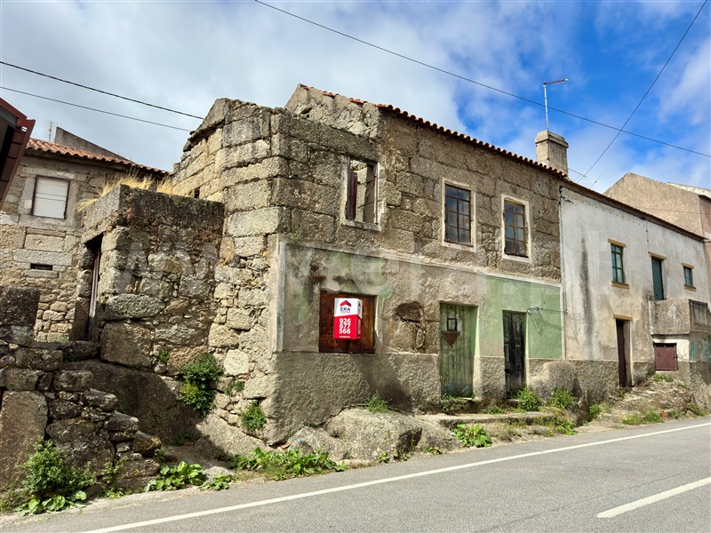 Moradia Rústica T1 / Gouveia, Nespereira