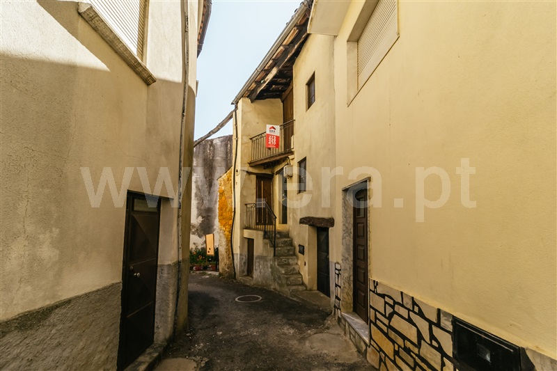 Moradia Rústica T2 / Covilhã, Casegas