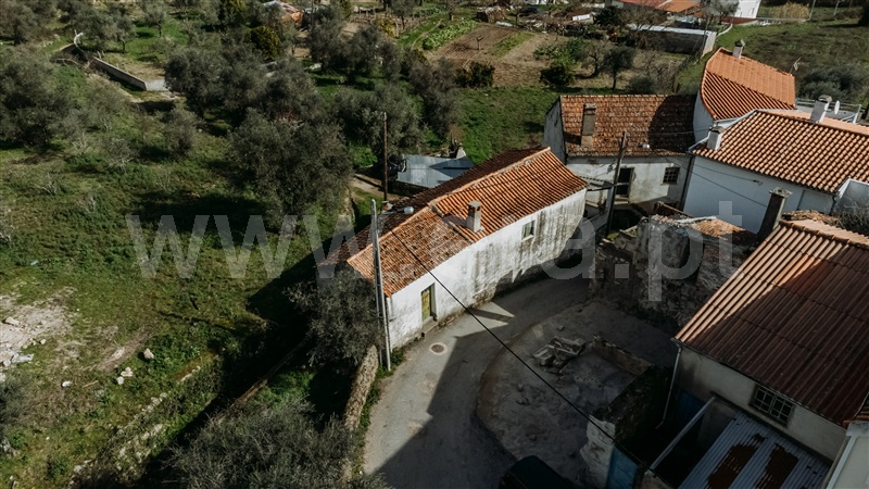 Moradia Rústica T2 / Covilhã, Teixoso