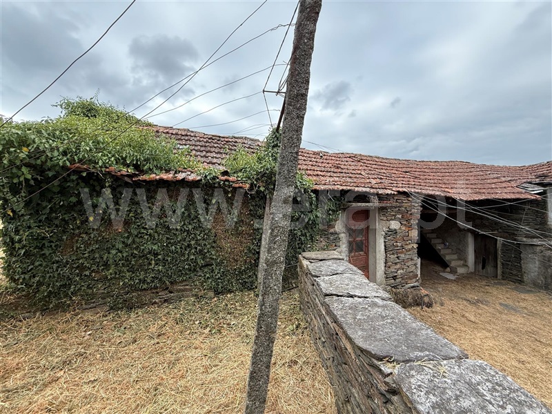 Moradia Rústica T2 com Terreno Paredes, Recarei - 1494570 - 4