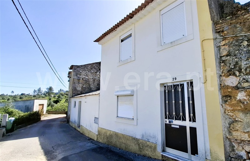 Moradia Rústica T2 / Tomar, Além da Ribeira e Pedreira