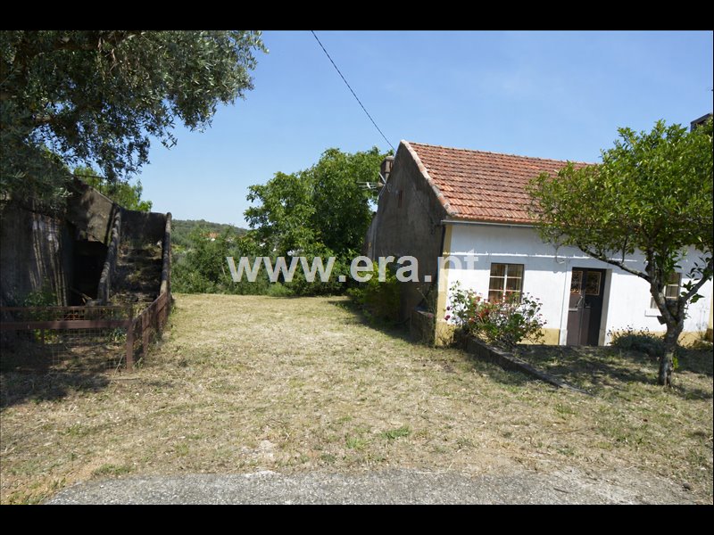 Moradia T2 à venda em Além da Ribeira e Pedreira, Tomar — foto 2