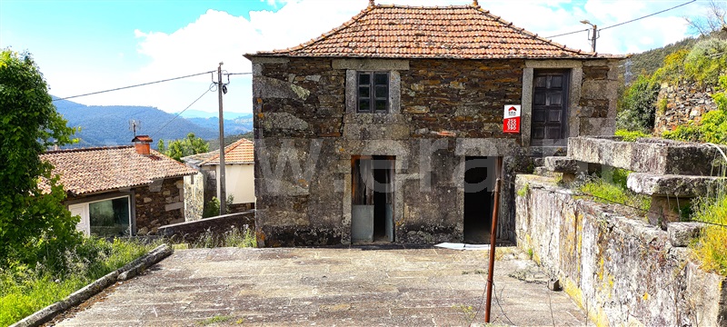 Moradia Rústica T3 / Arouca, Canelas e Espiunca