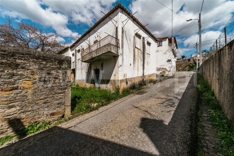 Moradia Rústica T3 / Covilhã, Vales do Rio