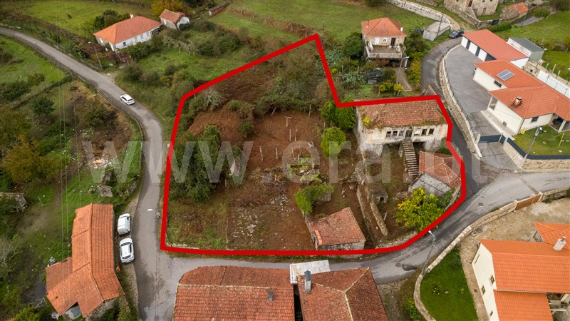 Moradia Rústica T3 / Paredes de Coura, Cossourado e Linhares
