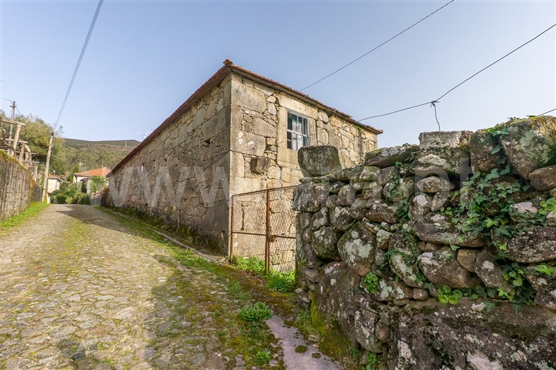 Moradia Rústica T3 / Vila Nova de Cerveira, Covas