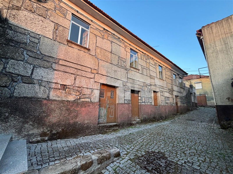 Moradia Rústica T4 / Mangualde, Cunha Baixa