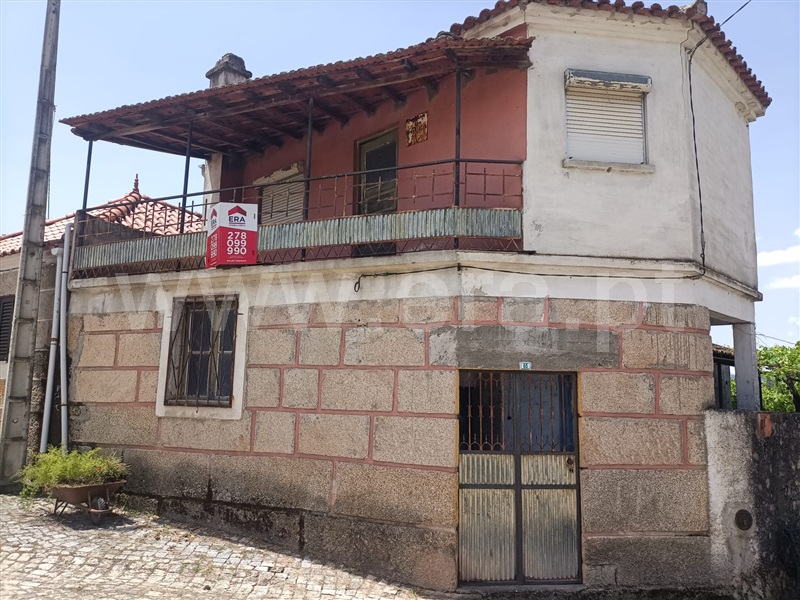 Moradia Rústica T4 / Mirandela, Bouça