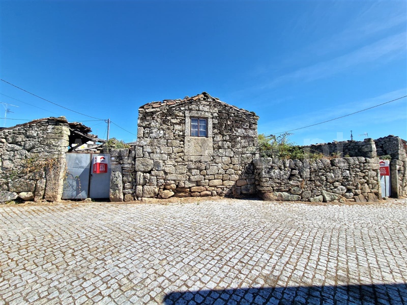 Moradia T4 à venda em Pomares, Pinhel, €35.000