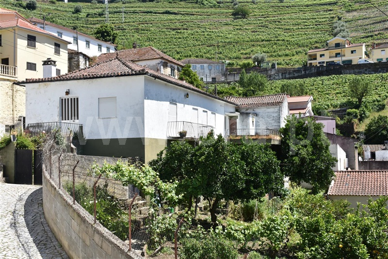 Moradia Rústica T4 / Santa Marta de Penaguião, Alvações do Corgo
