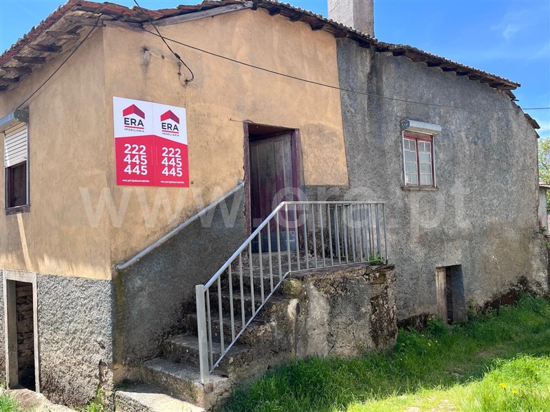 Moradia Rústica T5 / Bragança, Salsas