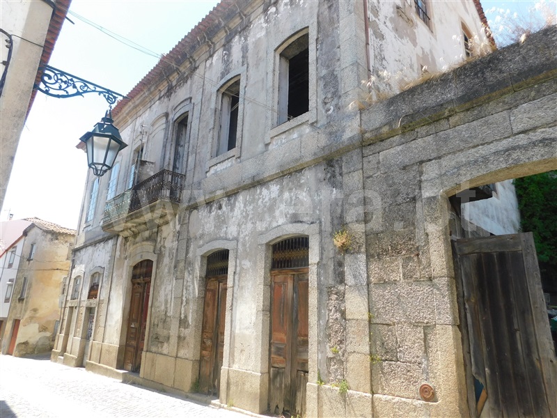 Moradia Rústica T5 / Covilhã, Teixoso