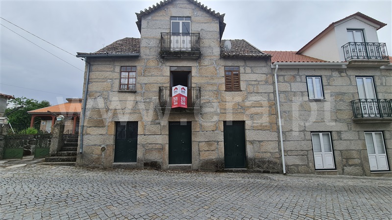 Moradia Rústica T5 / Gouveia, Vila Franca da Serra