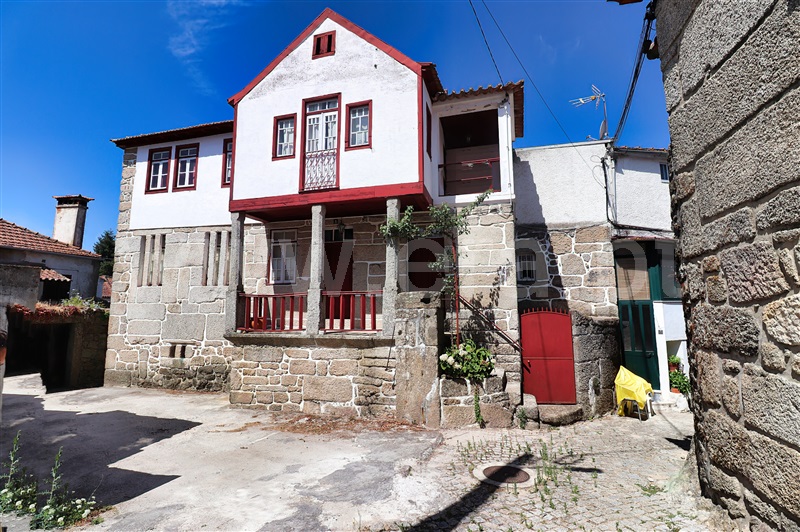 Moradia Rústica T6 / Fornos de Algodres, Figueiró da Granja