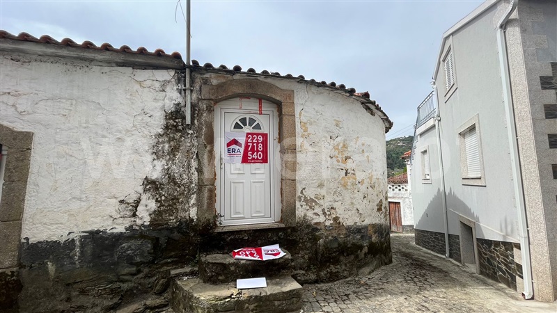 Moradia Rústica T6 / Santa Marta de Penaguião, Vila Real