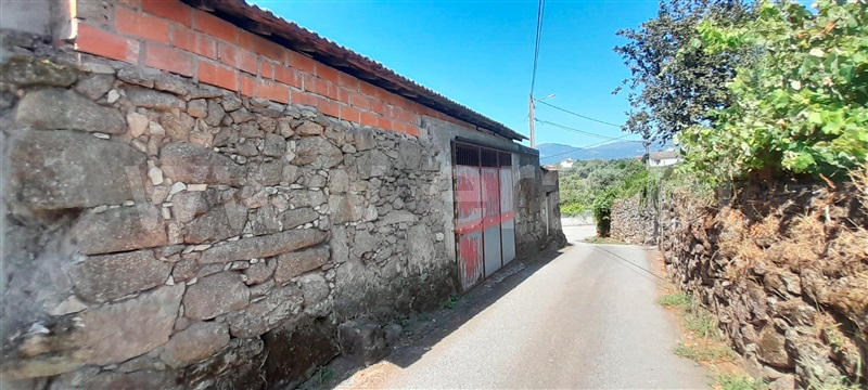 Moradia Rústica / Tondela, Molelos