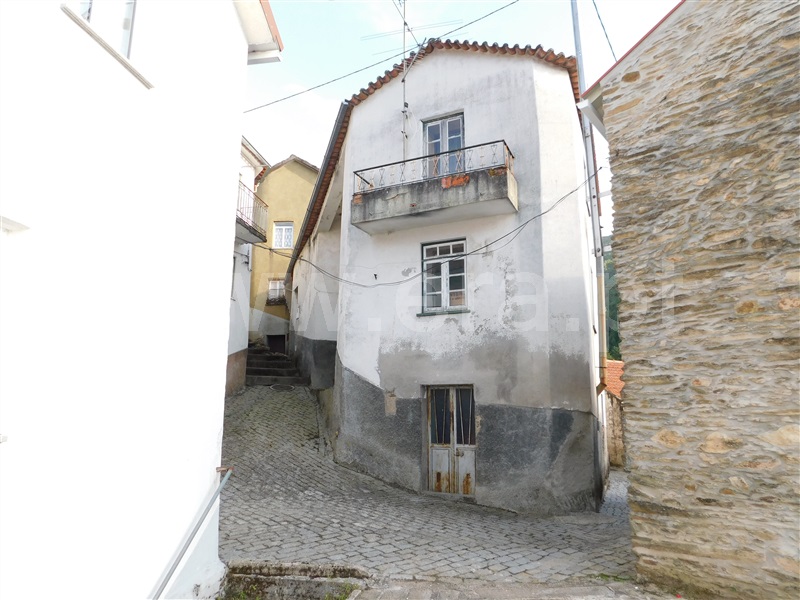 Moradia / Seia, Sazes da Beira