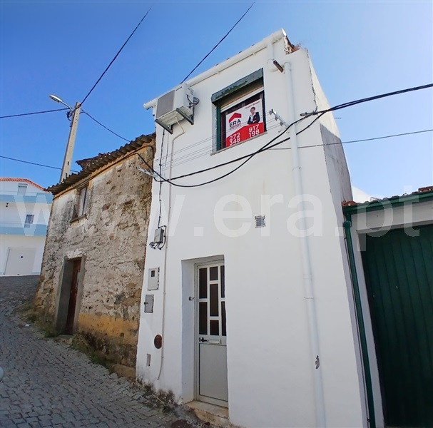 Moradia T1 / Castelo Branco, Cebolais de Cima e Retaxo