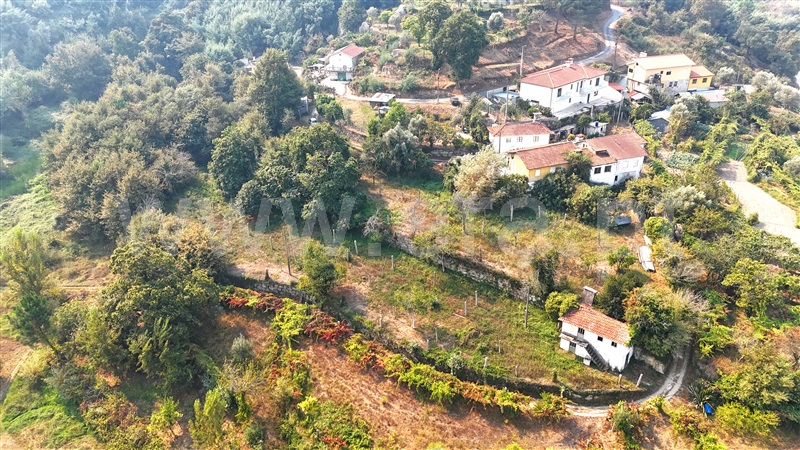 Moradia  Castelo de Paiva, Sobrado e Bairros - 1433923 - 1