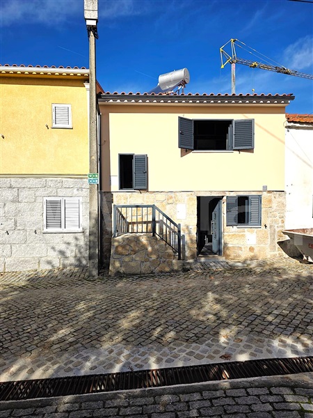 Moradia T1 / Celorico da Beira, Cortiçô da Serra, Vide entre Vinhas e Salgueirais