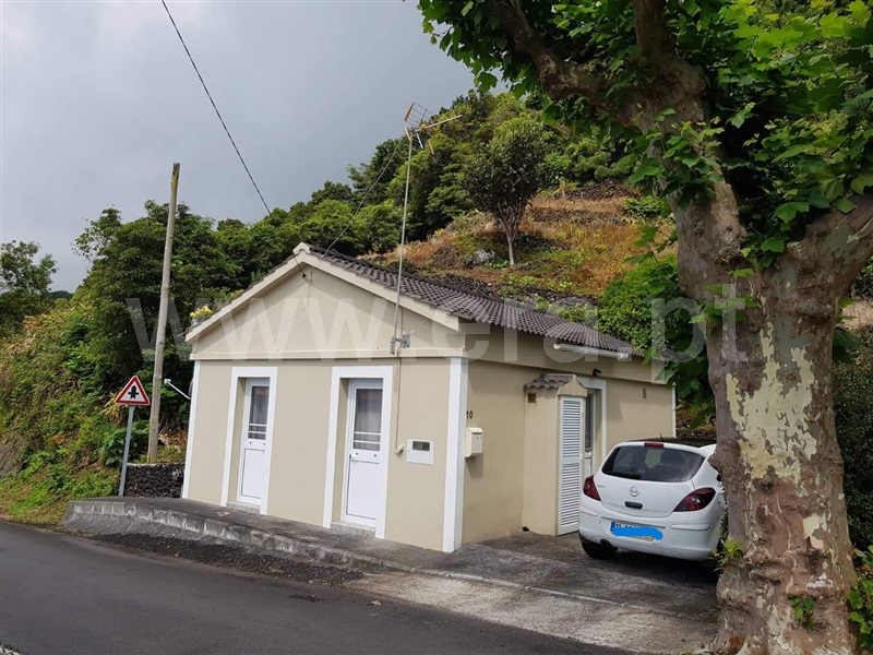 Moradia T1 / Lajes do Pico, Ribeiras