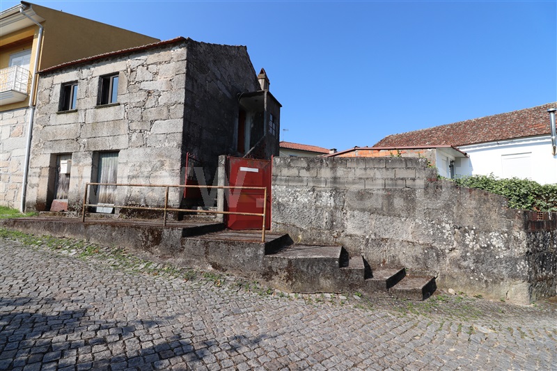 Moradia T1 / Mangualde, Tavares (Chãs, Várzea e Travanca)