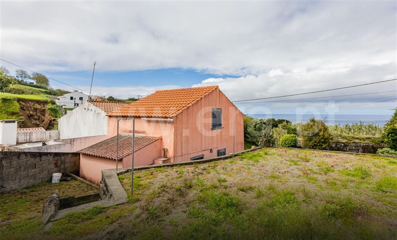 Moradia T1 / Ponta Delgada, Remédios