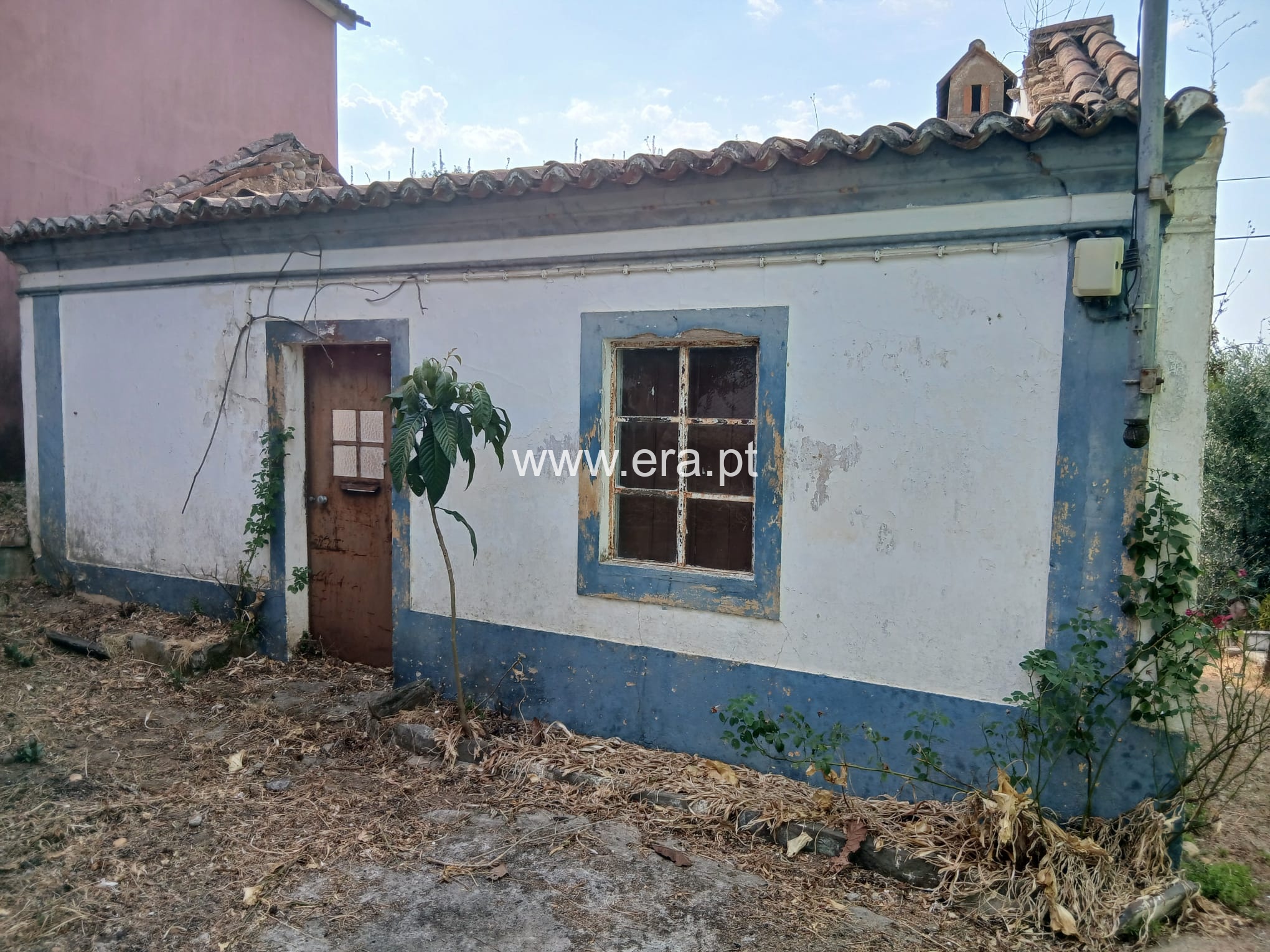 Moradia T2 / Abrantes, Barrada