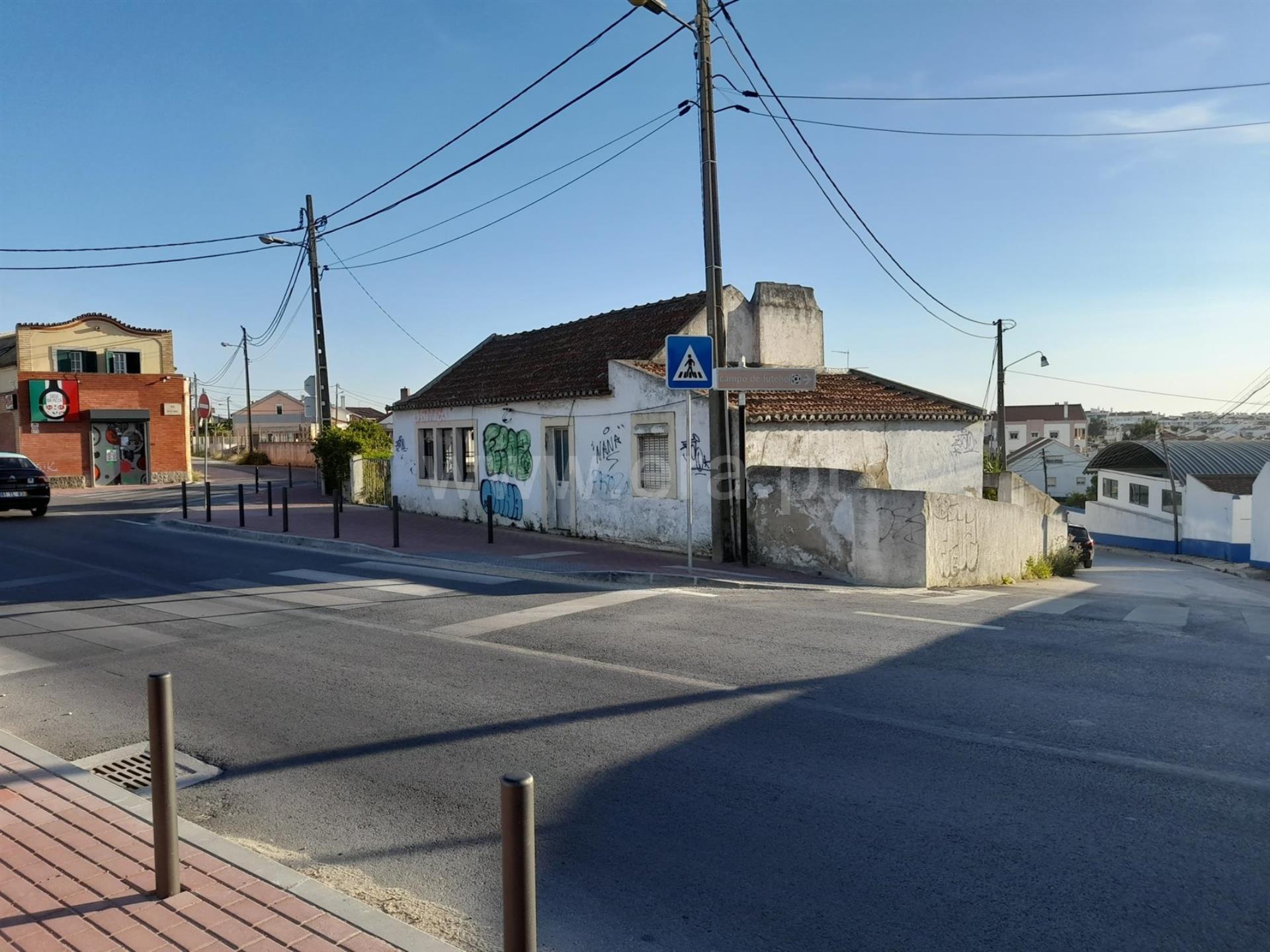 Land for sale in Almada, Portugal — €315,000