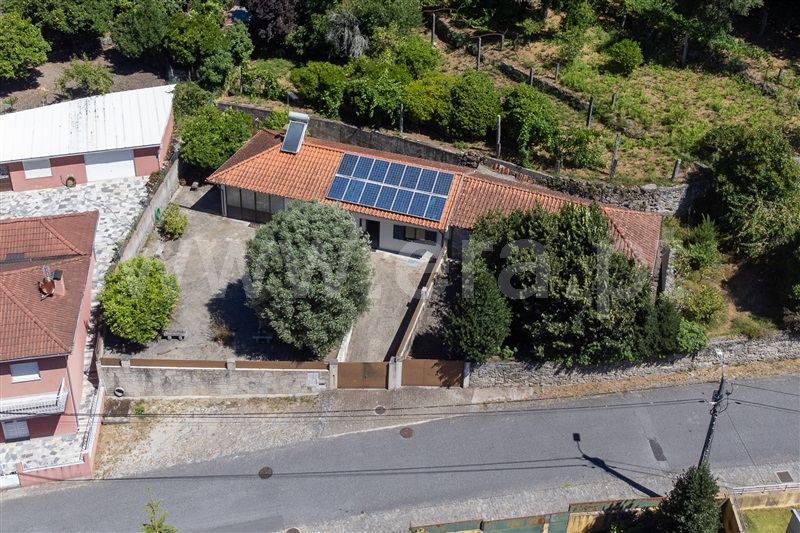 Moradia T2 / Amares, Amares e Figueiredo