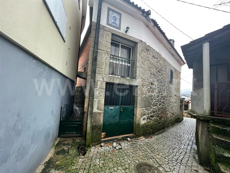Moradia T2 / Armamar, São Martinho das Chãs