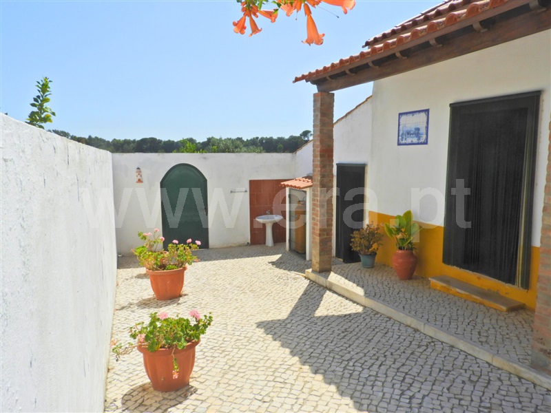 Moradia T2 / Azambuja, Manique do Intendente, Vila Nova de São Pedro e Maçussa