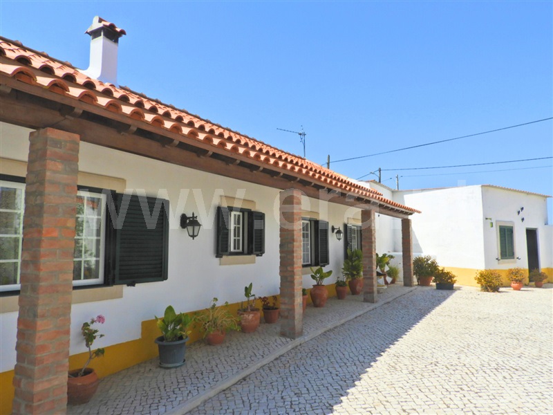 Moradia T2 / Azambuja, Manique do Intendente, Vila Nova de São Pedro e Maçussa