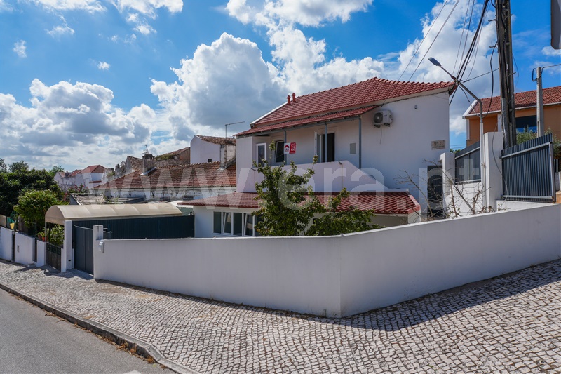 Moradia T2 em Alto do Seixalinho, Santo André e Verderena, €399.900