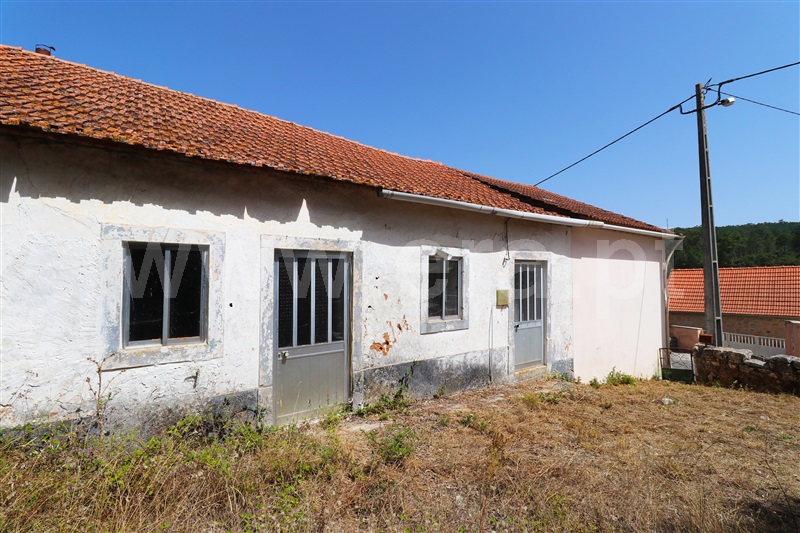 Moradia T2 Batalha, São Mamede - 1348004 - 2