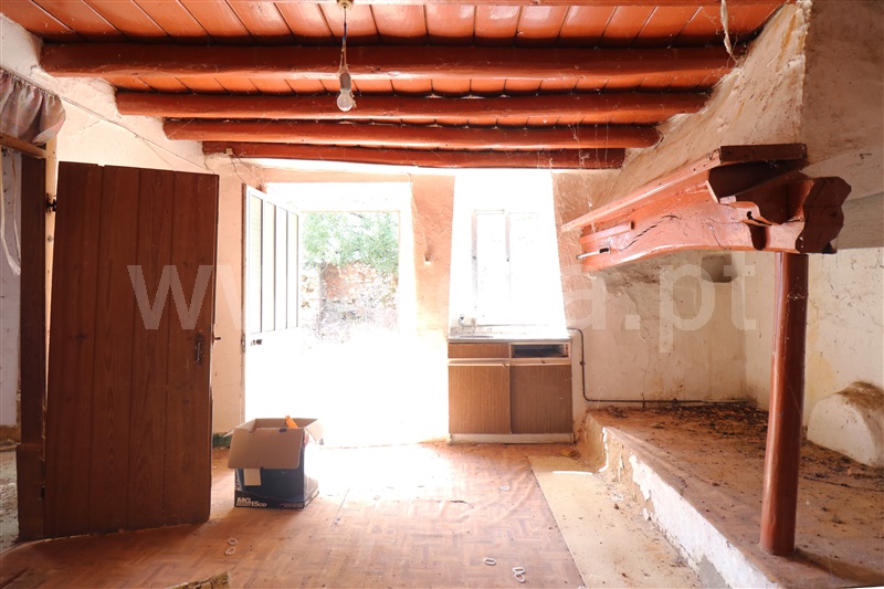 Moradia T2 Batalha, São Mamede - 1348004 - 9