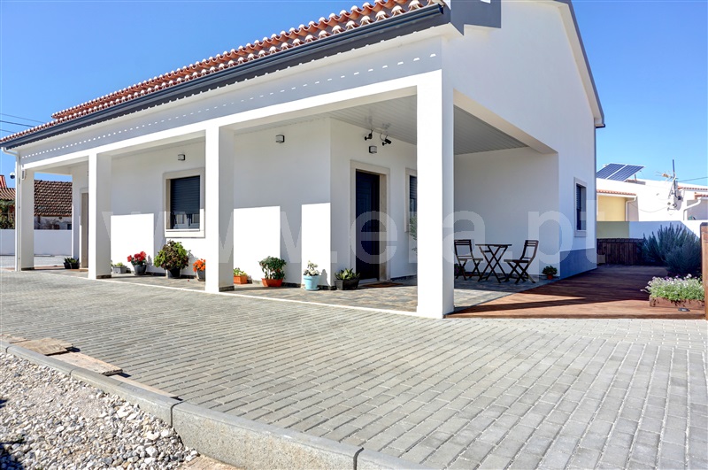 Moradia T2 / Cadaval, Peral