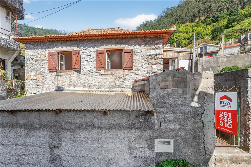 Moradia T2 em Arco da Calheta, €140.000