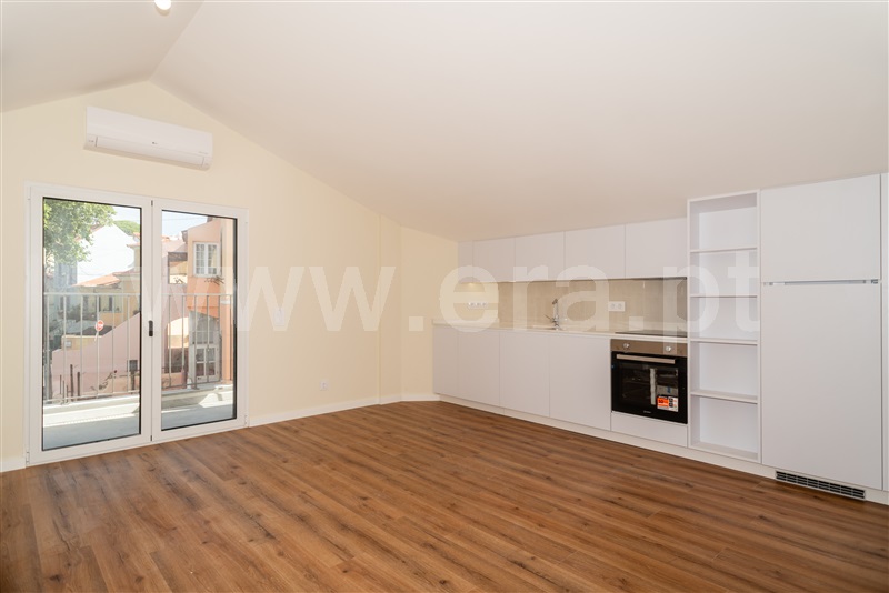 Moradia T2 / Cascais, Carcavelos e Parede