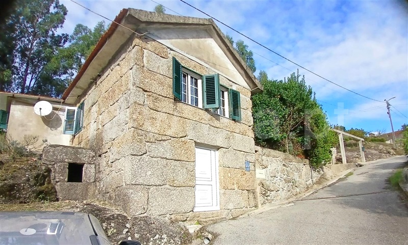 Moradia T2 / Castelo de Paiva, Fornos
