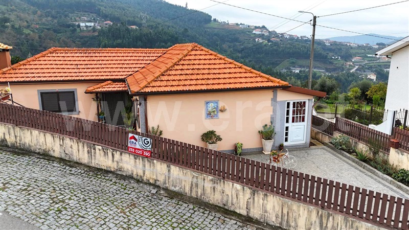Moradia T2 / Castelo de Paiva, Raiva, Pedorido e Paraíso