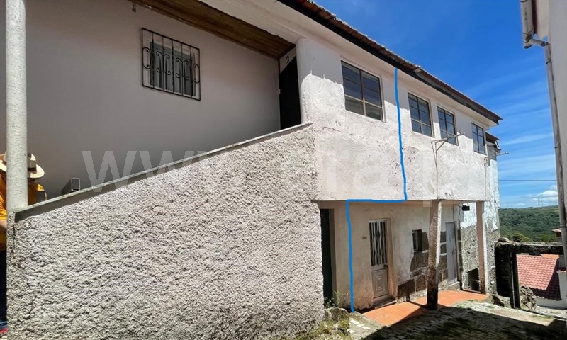 Moradia T2 / Castro Daire, Gosende