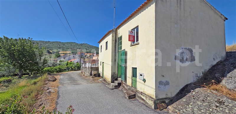 Moradia T2 / Celorico da Beira, Cadafaz