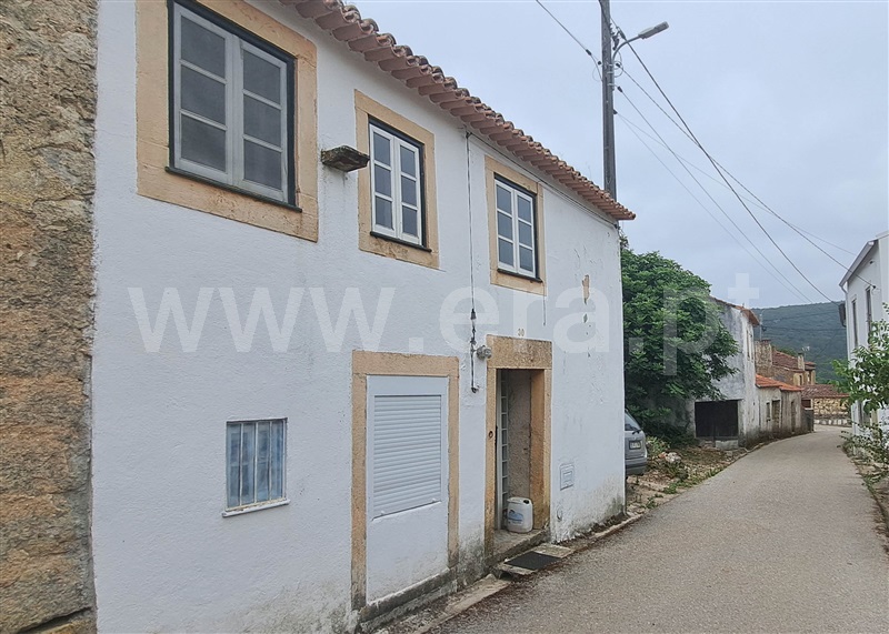 Moradia T2 / Condeixa-a-Nova, Zambujal