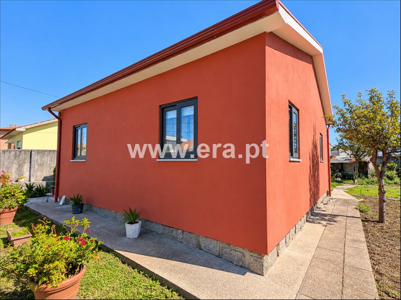 Moradia T2 / Espinho, Paramos